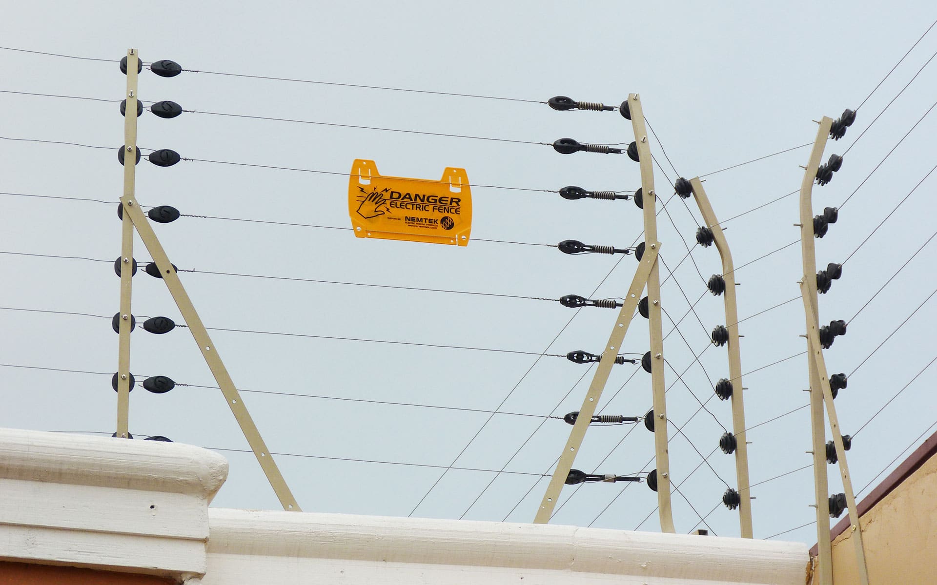 Electric fence installation in London