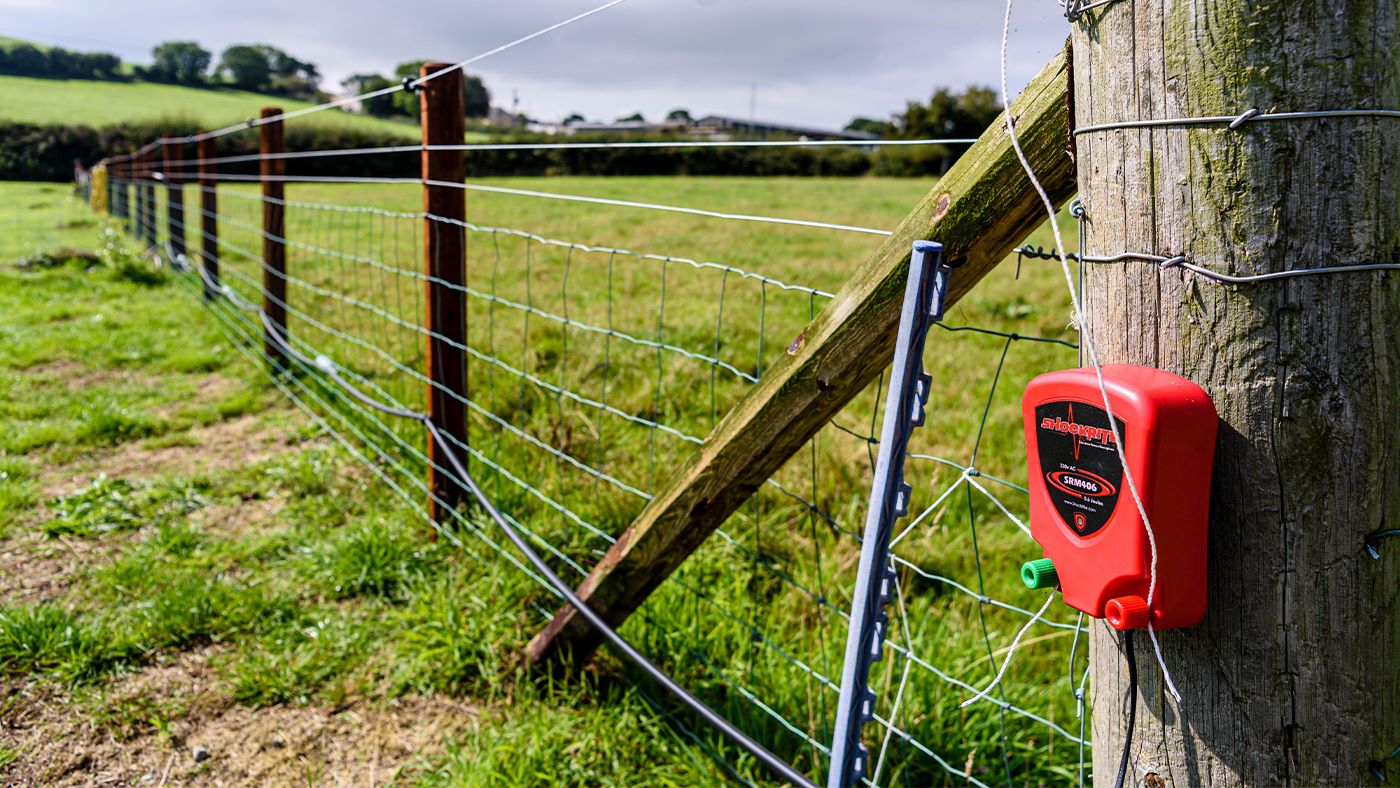 Electric fence installation team in London